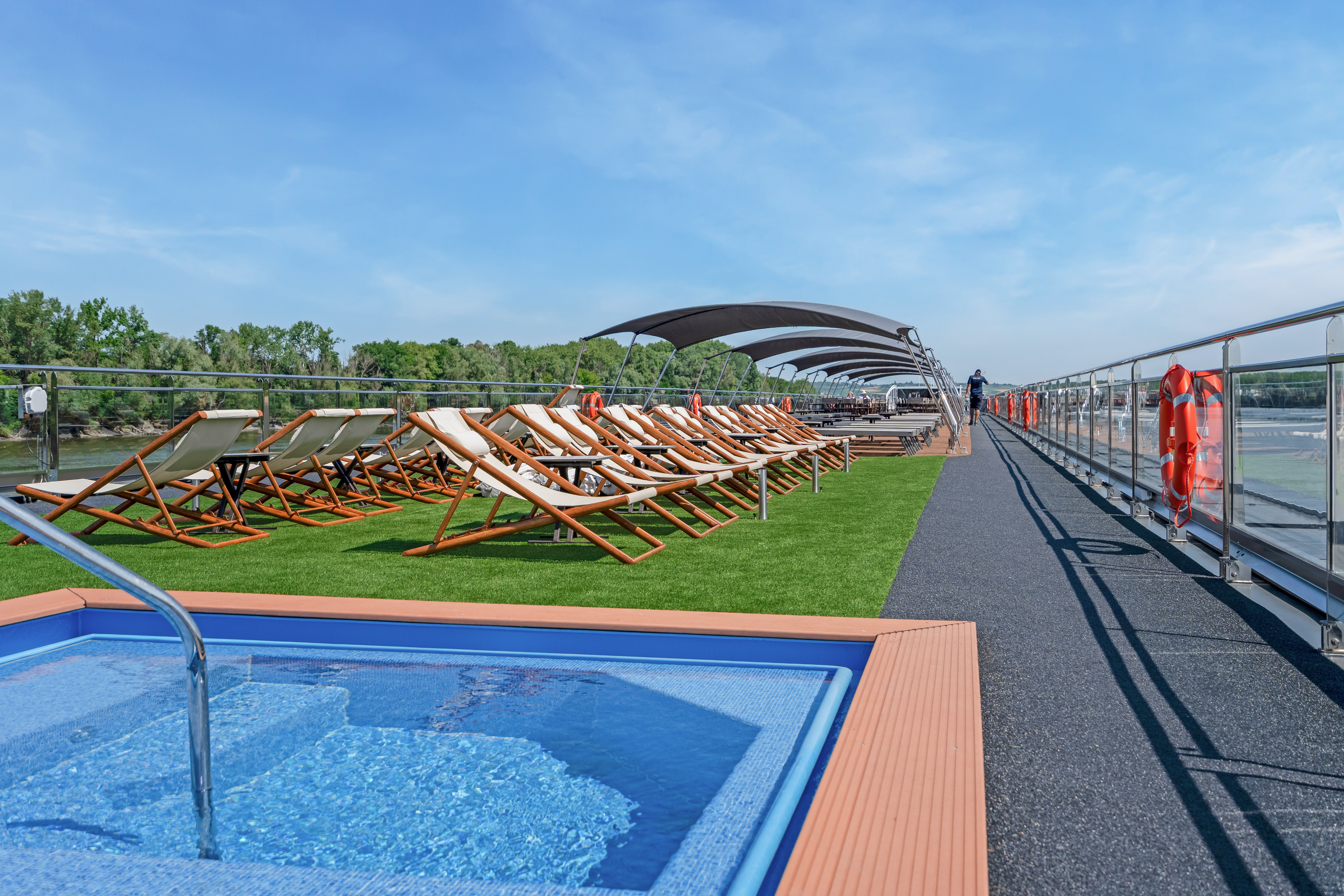 MS Riviera Radiance - Sun Deck